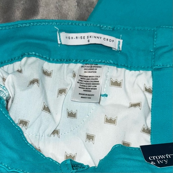 🦋Crown & Ivy Twill Cropped Jeans - Picture 4 of 7